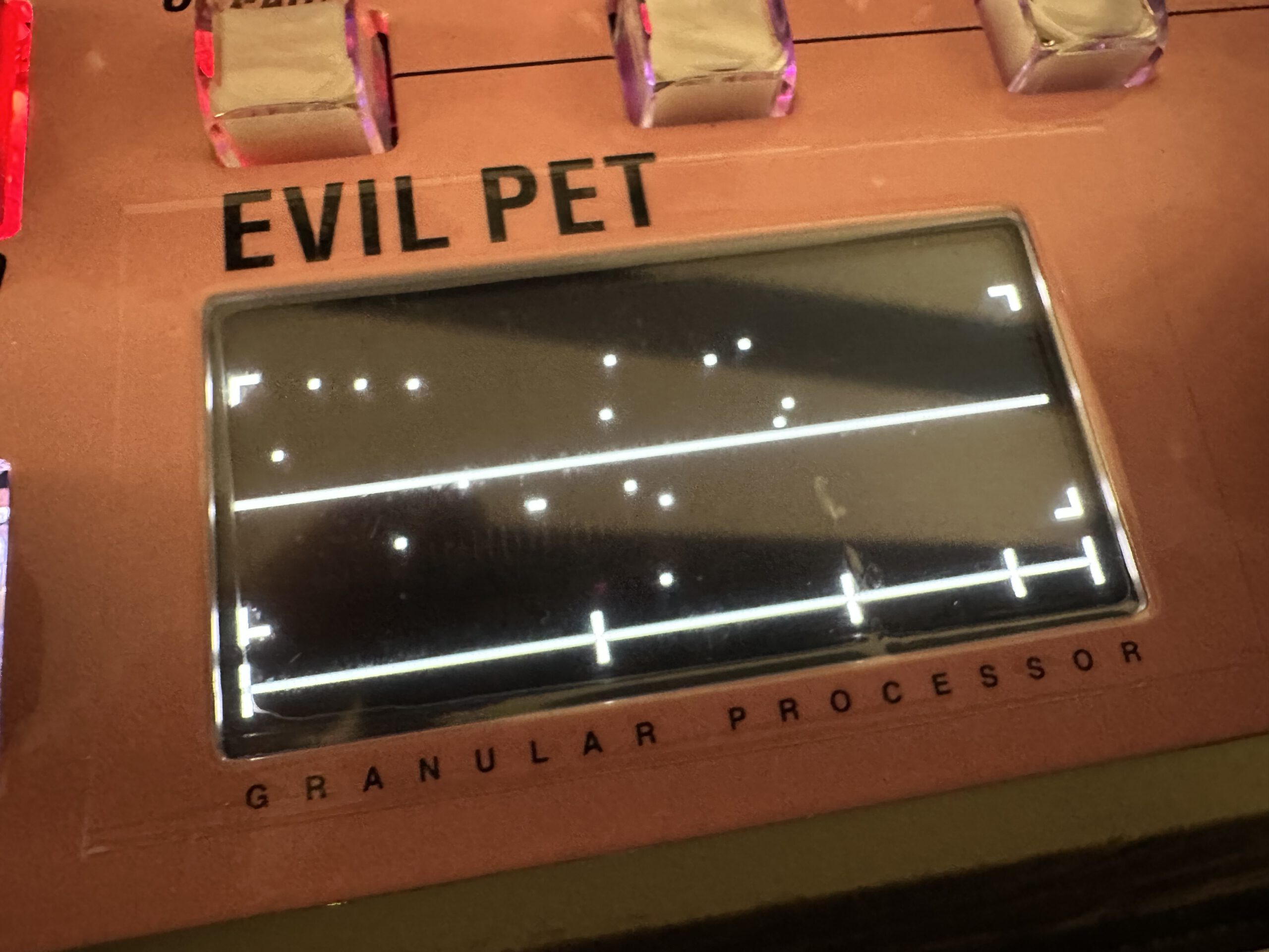 ピンクの箱に潜む“邪悪なペット” ― Endorphin.es Evil Pet