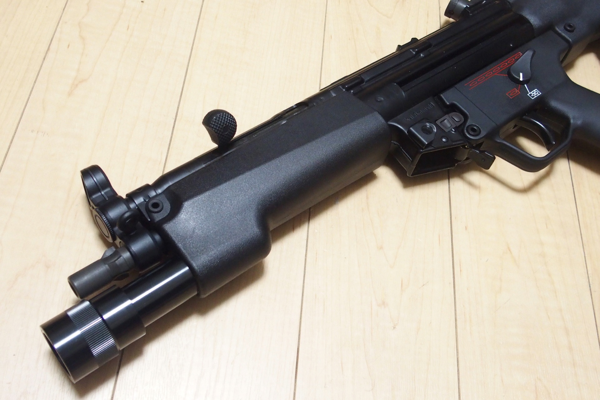 インドア戦に向けて、VFC製 GBB MP5用ライトハンドガードを買いました