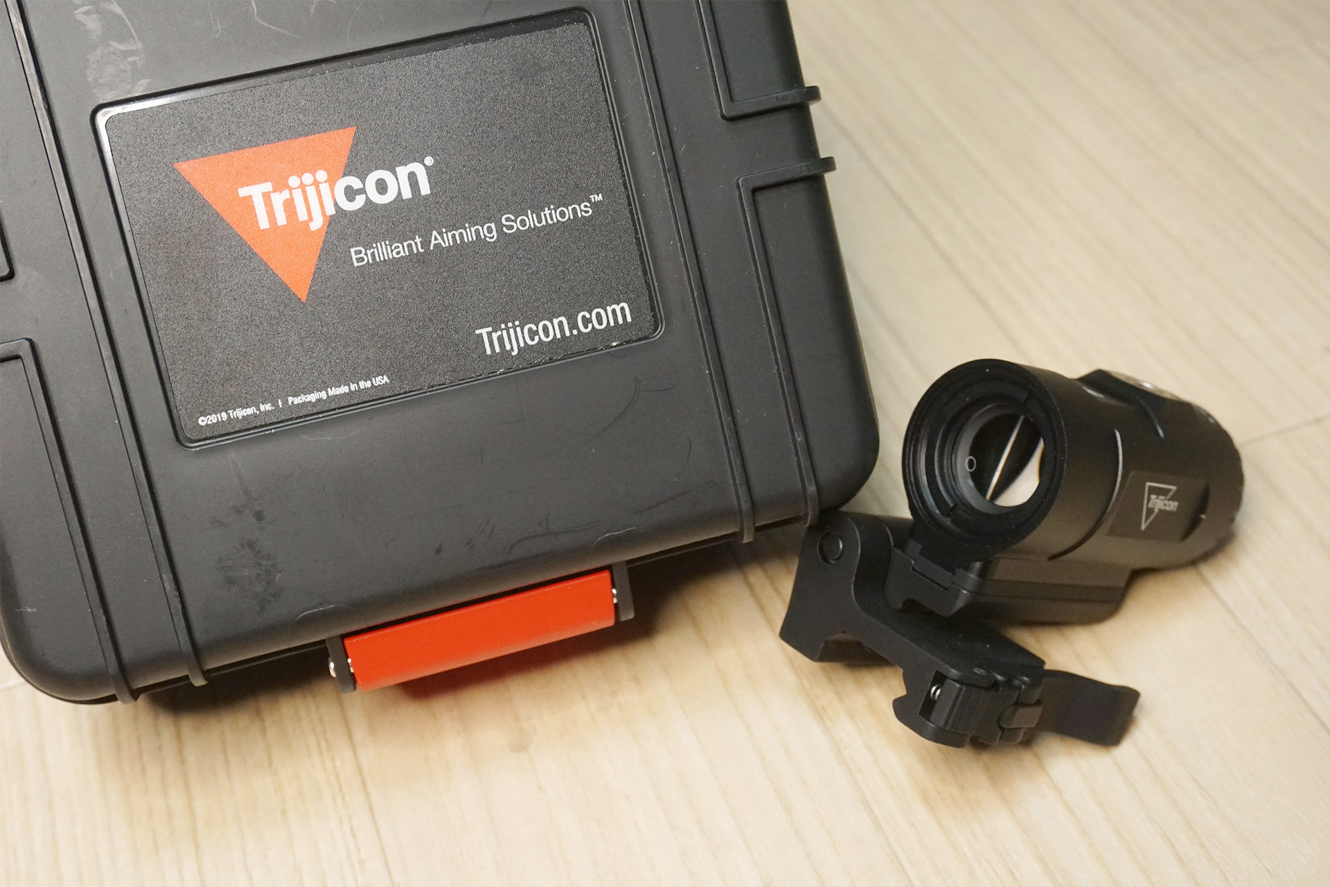 Trijicon製3倍コンパクトマグニファイア Trijicon 3x Magnifier for