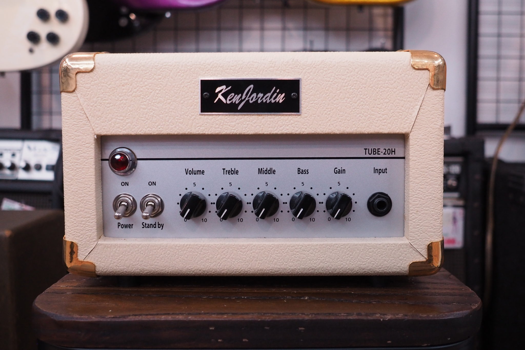 超コンパクトなチューブアンプ（ヘッド）「Ken Jordin Tiny Valve Box