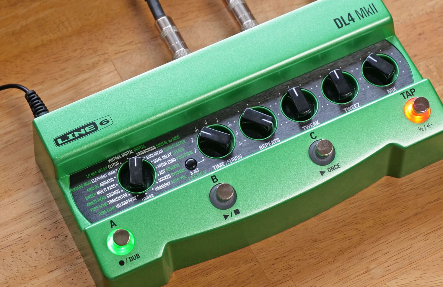 創造性を刺激する多機能ディレイ》Line 6「DL4 MkII」【エレキギター博士】