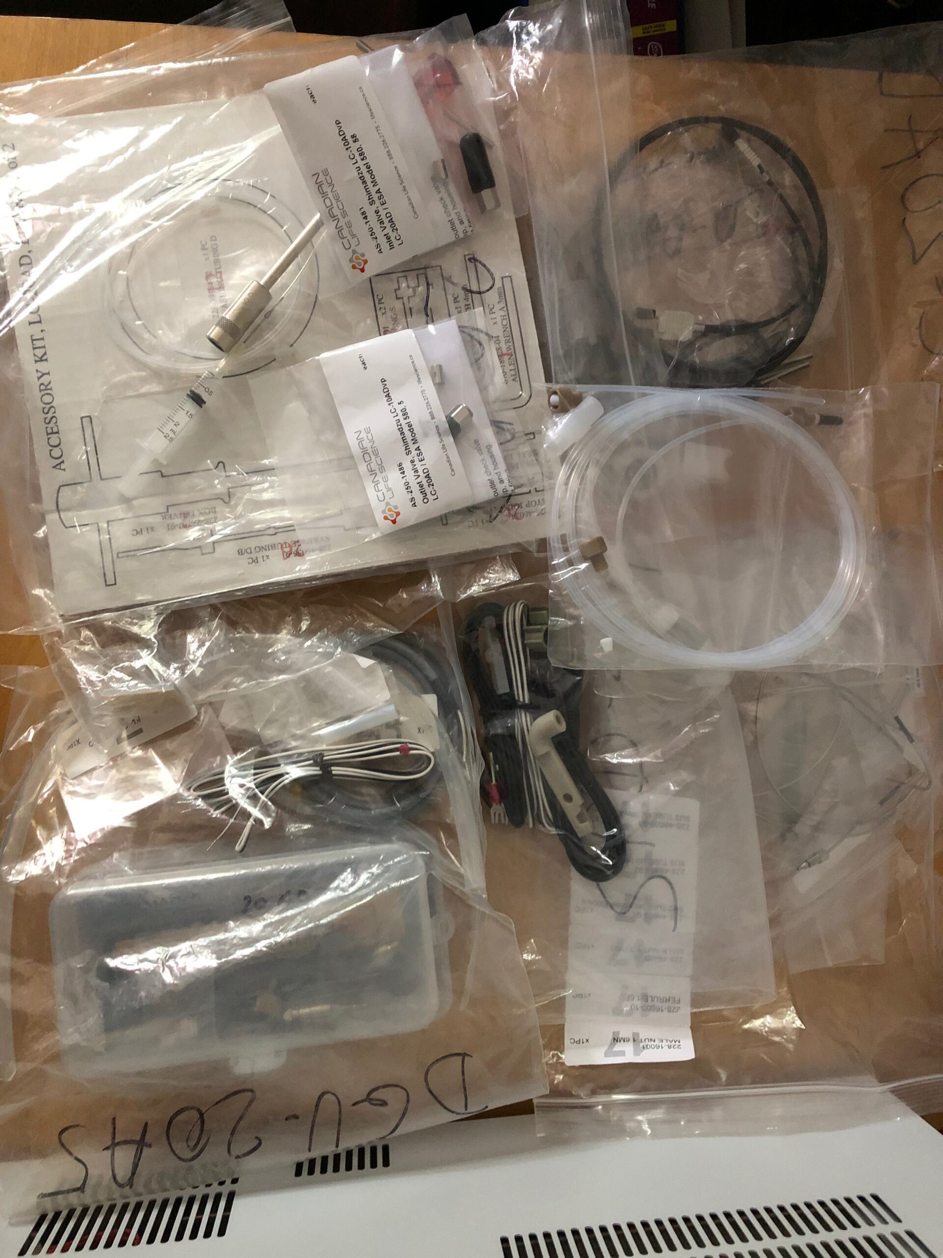 Shimadzu Prominence 20 HPLC System Including Software and Spare Parts