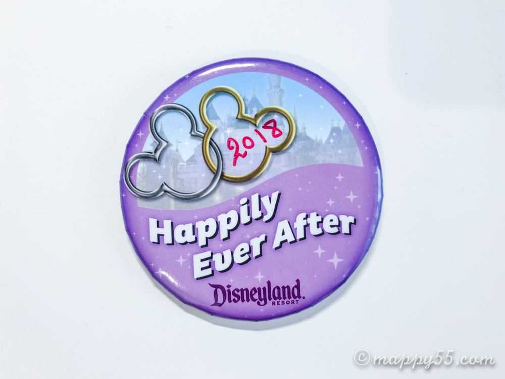 カリフォルニアディズニーのパーク内でもらえる無料缶バッジ