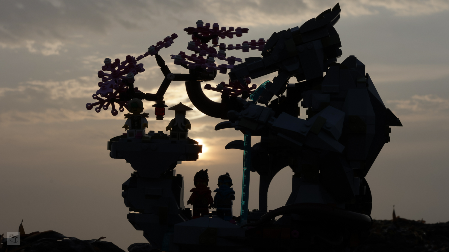 71819 Dragon Stone Shrine: Review and Seaside Photography | The