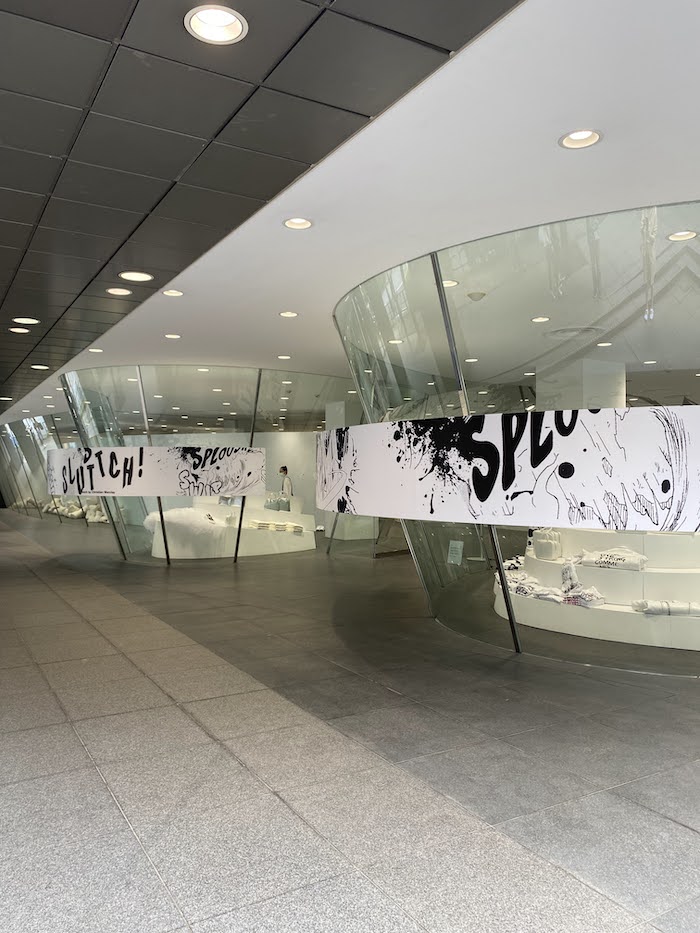 曲面ガラスが美しいフィーチャー・システムズ 往年のデザイン