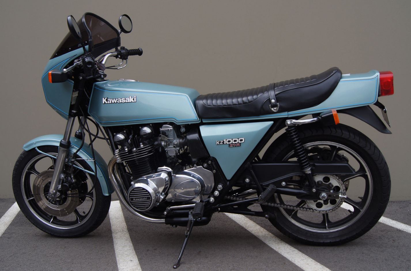 Kawasaki-Z1-R-Left-Side.jpg?