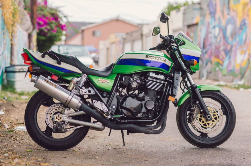 1999 Kawasaki ZRX1100 | Bike-urious