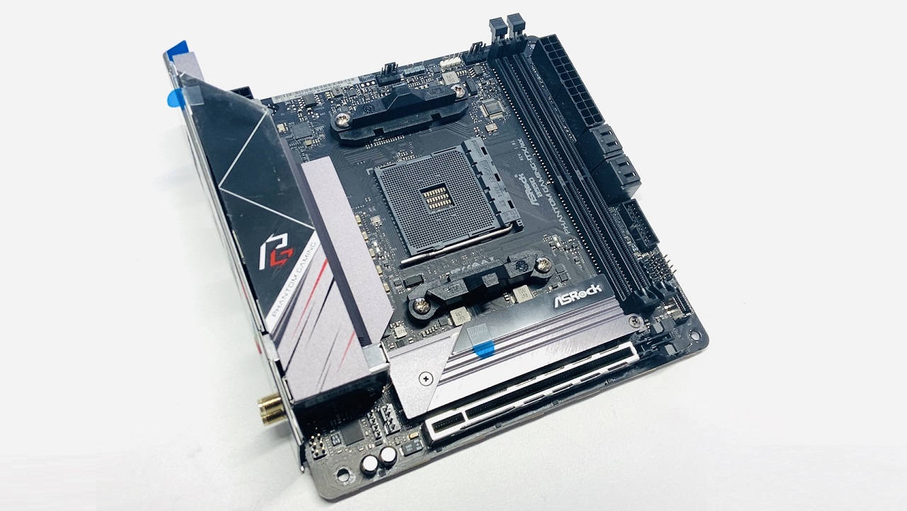 ASRock B550 Phantom Gaming-ITX/ax Motherboard Review - Funky Kit