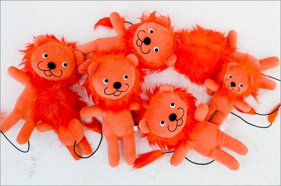 今週のおススメトイ】ハンガリー生まれの絵本「ラチとらいおん」から