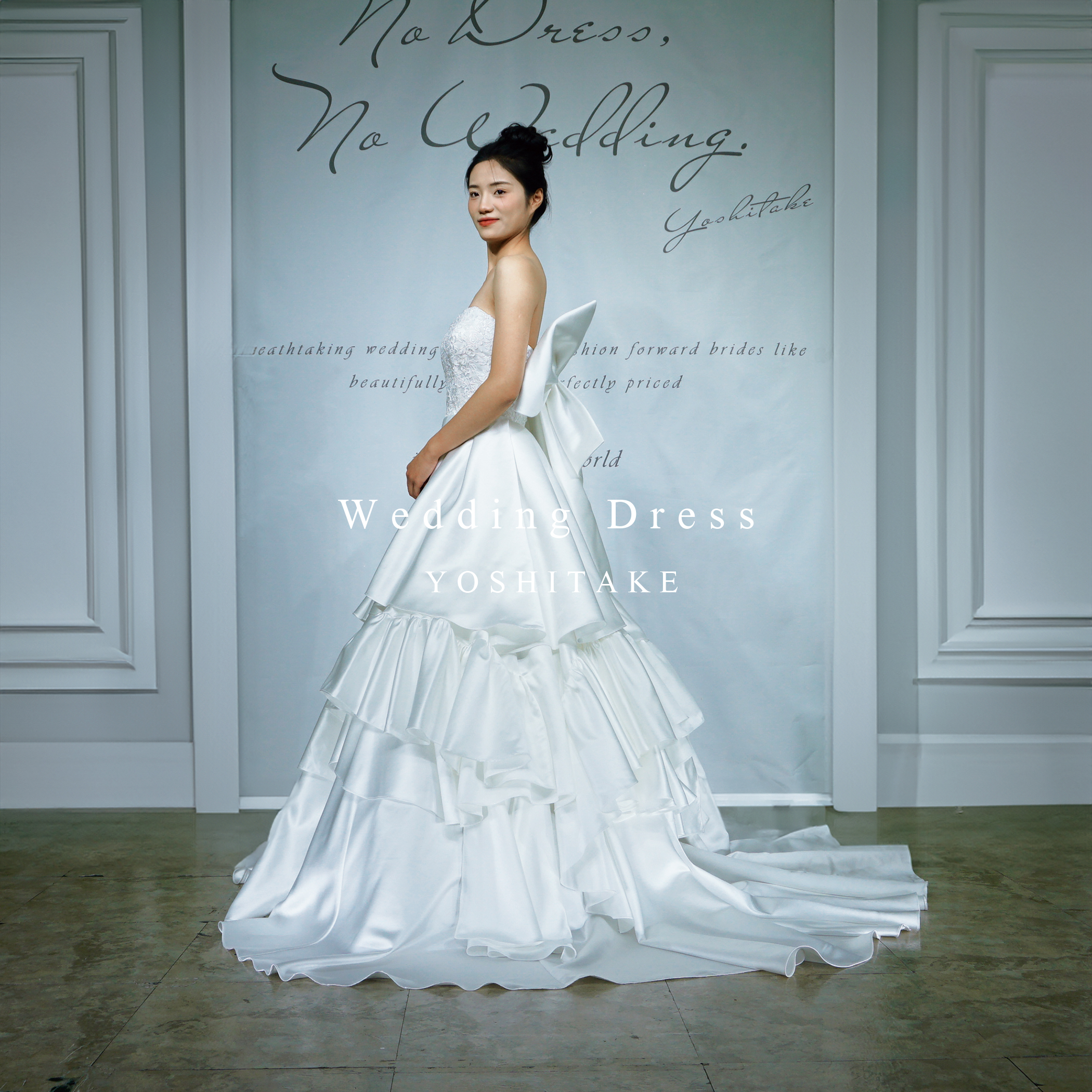 ウエディングドレス.白.Aライン.サテン.レース.ティアードスカート