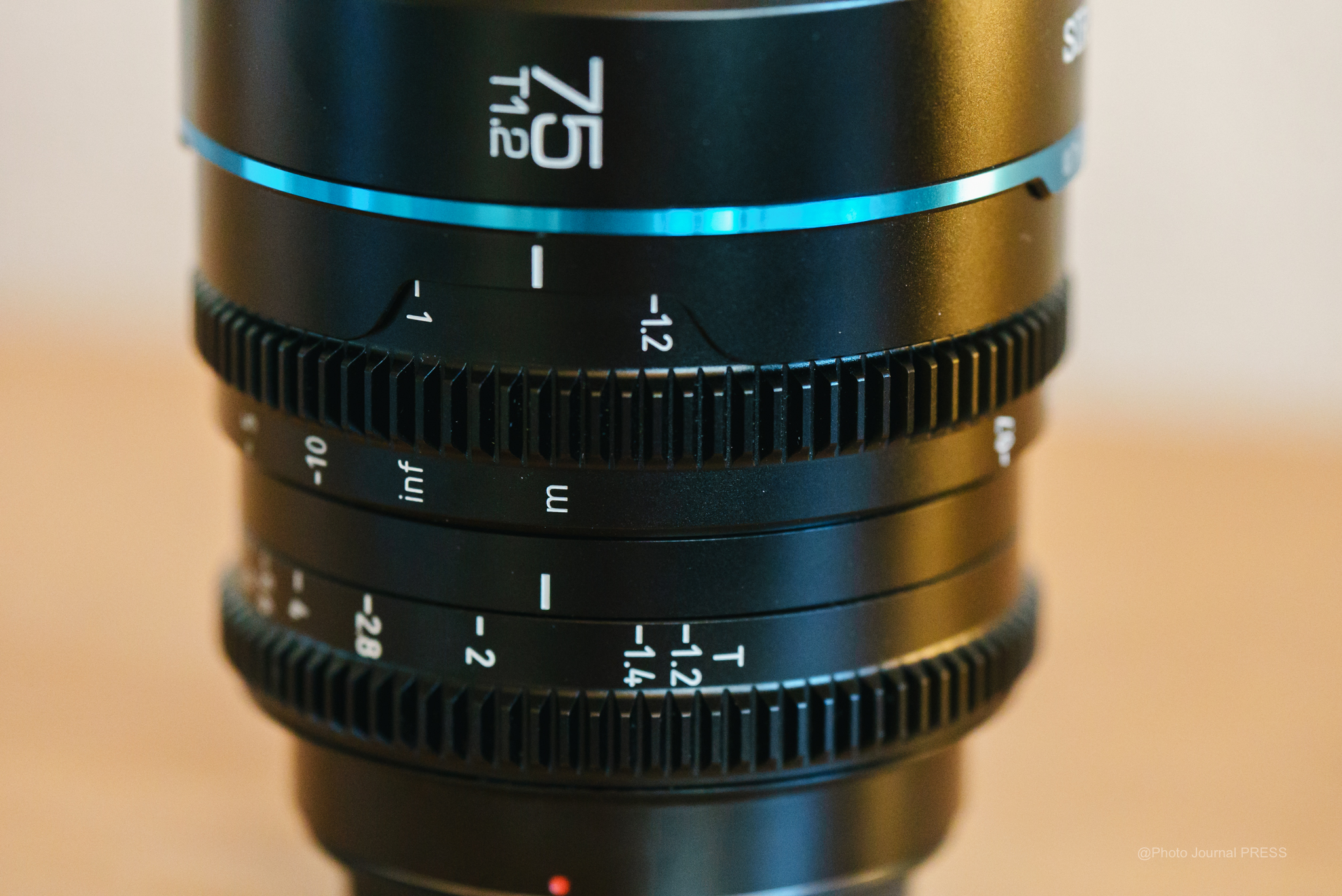 シネマレンズとは？？SIRUI Night Walker T1.2 16mm & 75mm / 初めての