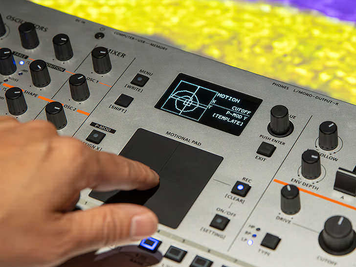 ローランド、ハイブリッド音源を搭載した新世代シンセサイザー「GAIA 2