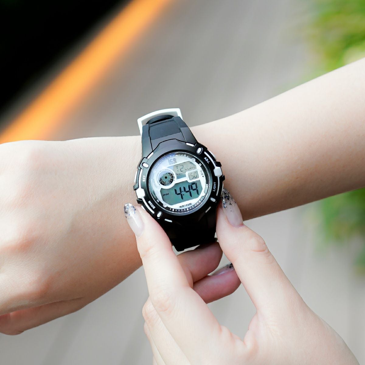 ICE digit explorer - ブラックホワイト - スモール | アイスウォッチ