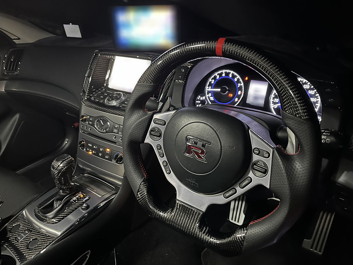 GT-R R35 純正 ステアリング + リアルカーボン Dシェイプ パンチング