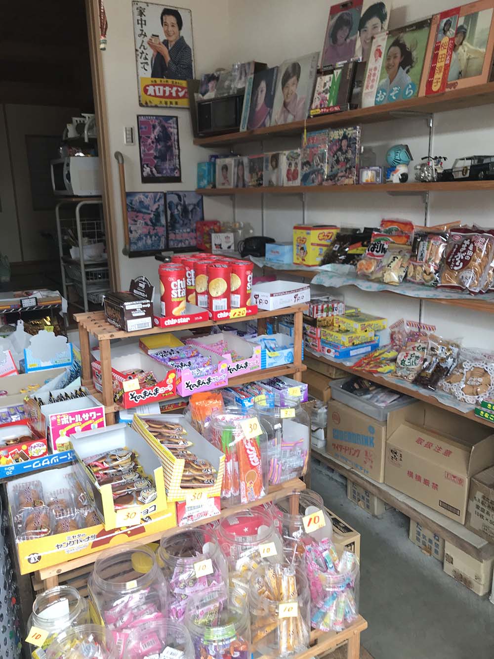 まちネタ】今も元気に営業中！ 昭和レトロな駄菓子屋さん「岡田商店