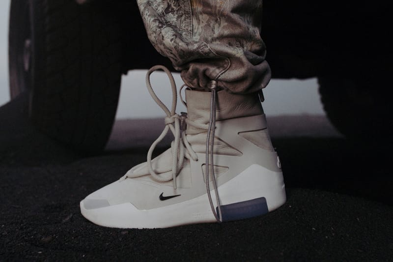 Fear of God x Nikeによる初コラボフットウェアにクローズアップ