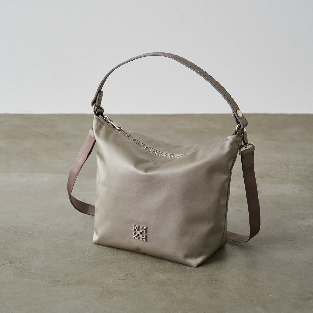 軽量/シンプルショルダーバッグ【クラウズナイロン】(CE-1467