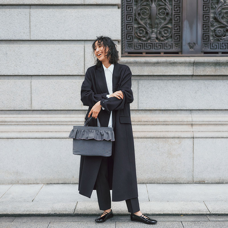 A4が入る名品バッグ】ママに大人気『セツコサジテール』が再登場 | VERY