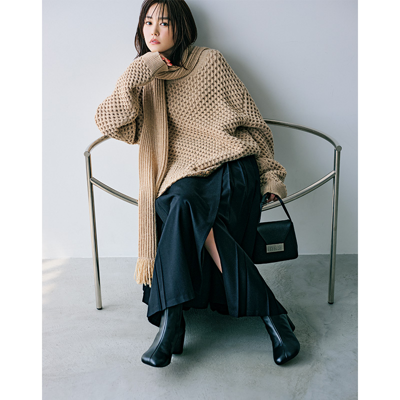 本命黒ブーツ速報】“ブーツ好き”桐谷美玲さんと厳選！＜ザ・ロウ