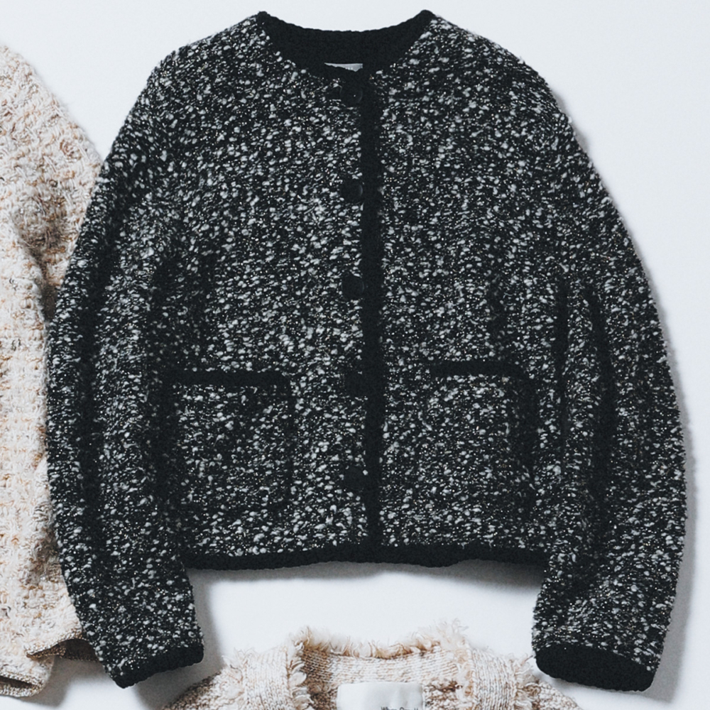 7000円台】母業や通勤に！ツイード風『ネイビーカーデ』が好感度大 | VERY