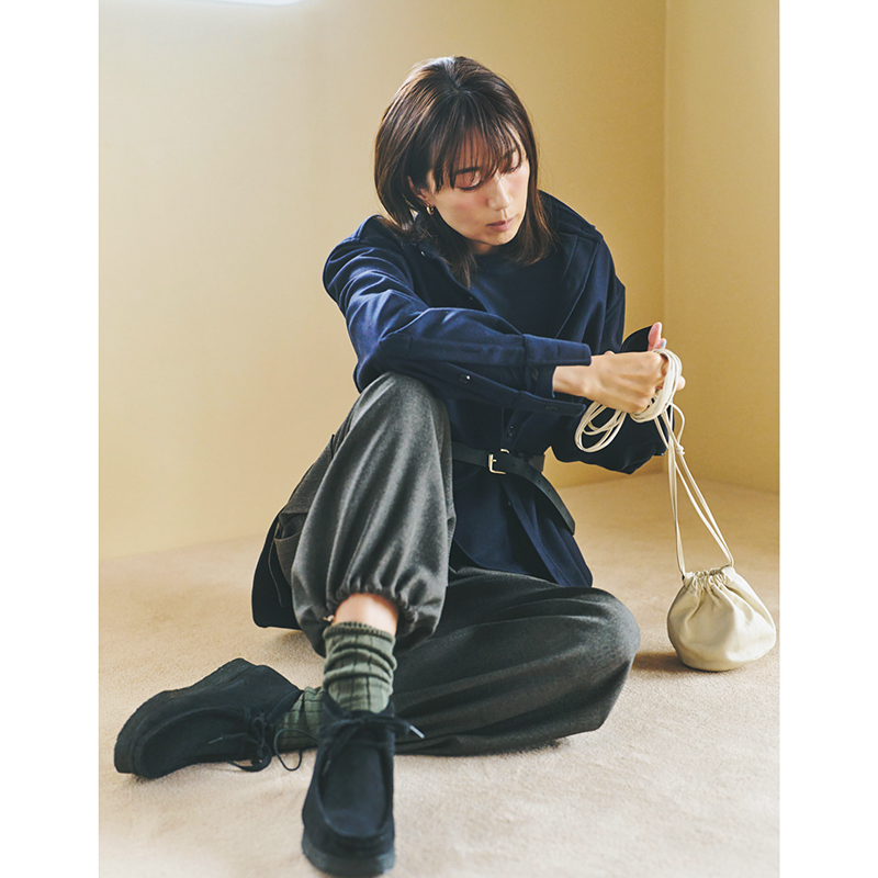 この秋『Clarksのワラビー』ブーム再燃！今っぽく履くなら“黒