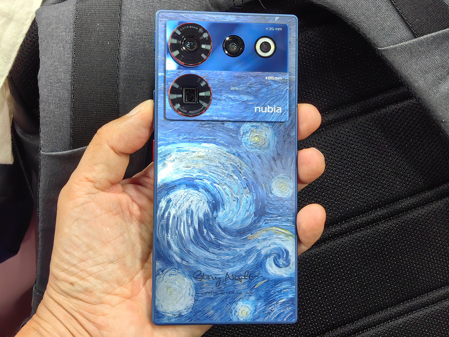 ゴッホの名画と異色のコラボ 「nubia Z50 Ultraスターコレクション版