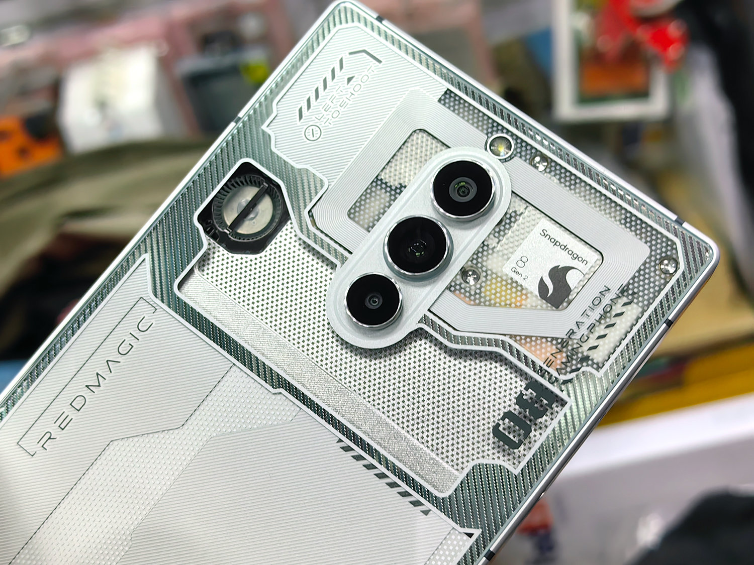 ゲーミングスマホ「REDMAGIC 8 Pro」、海外では日本にはない印象的な