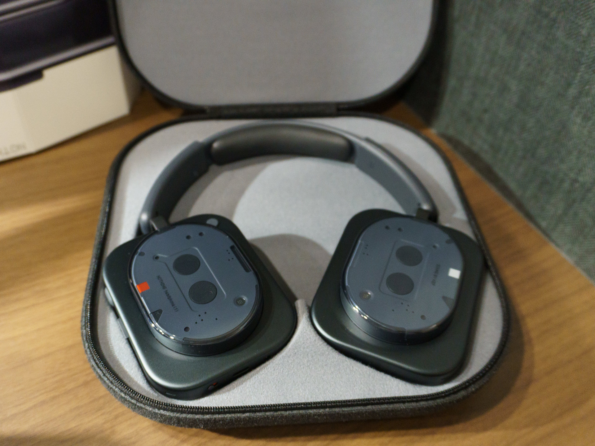 Nothing初のヘッドフォン「Headphone (1)」発売、3万9800円 オーディオ