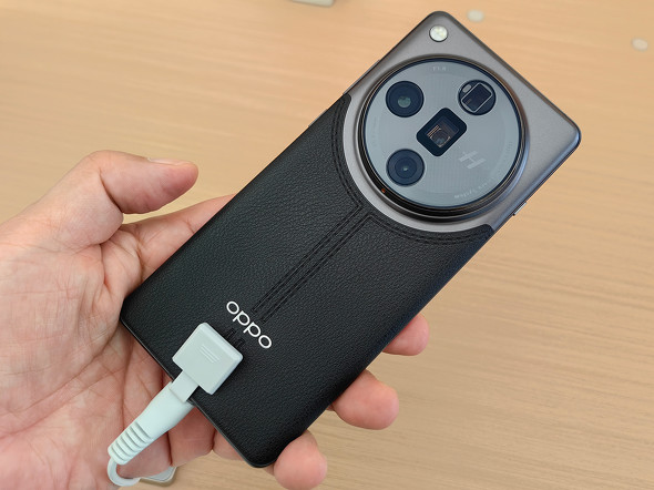 強力な望遠カメラが自慢の「OPPO Find X7 Ultra」 ブラックレザーが