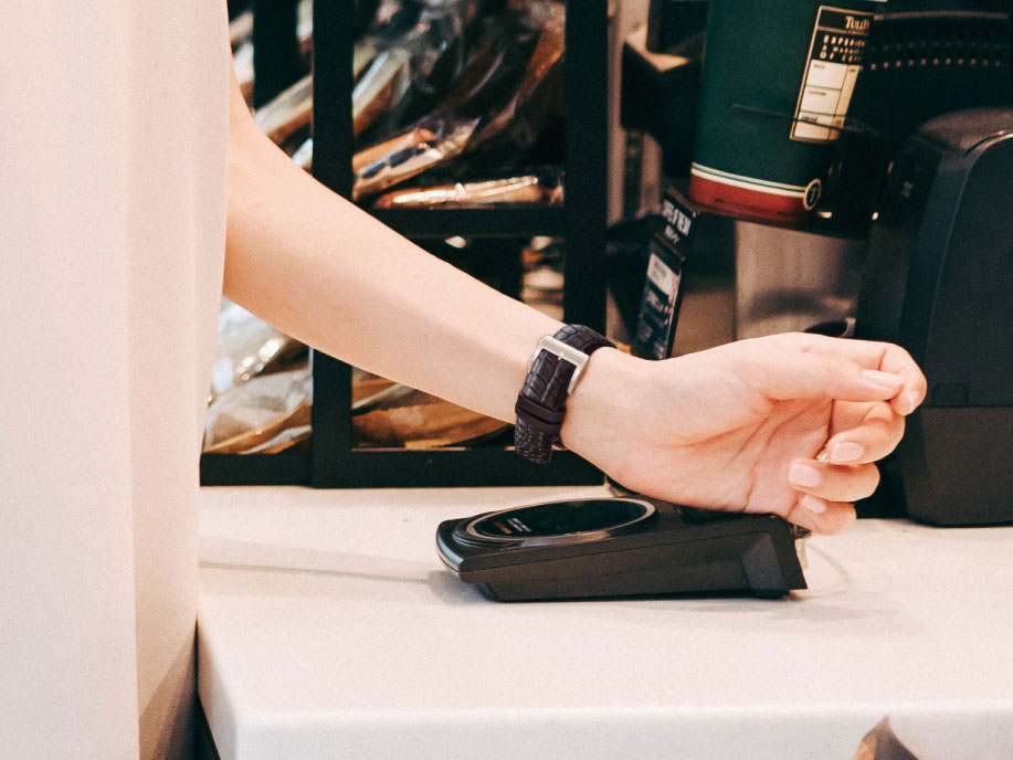 WAON対応のスマートウォッチ、ソニーが限定販売 ハナエモリデザインで