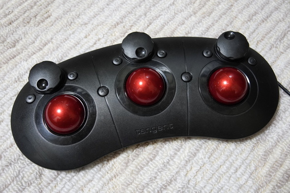 写真や動画を“つまみ”で編集できる専用コントローラー「Loupedeck+」が