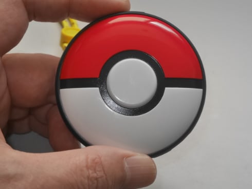 ポケモンGO Plus＋」の気になるところ 保証なし、LEDまぶしすぎ でも