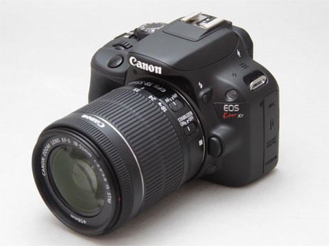 写真で見る、世界最小最軽量デジタル一眼レフ「EOS Kiss X7