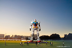 全高18メートルの等身大ガンダム、お台場に立つ - ITmedia NEWS