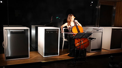 ノックするとドアが開く次世代食洗機――ミーレ「G6000シリーズ」誕生（1