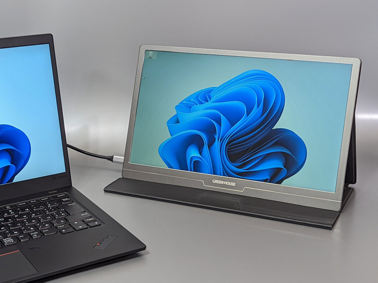 実売1万8千円台で13.3型のモバイルディスプレイ「GH-LCU13A-BK」を試し