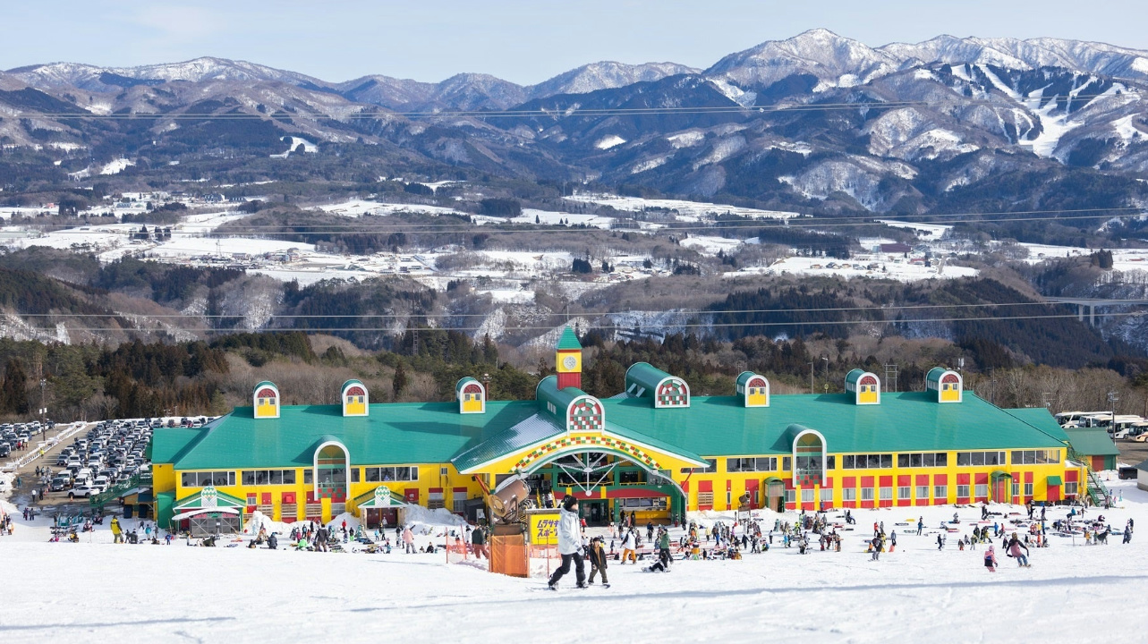 名古屋高鷲スノーパーク日帰り】スキー場入場券＋リフト券＋往復バス