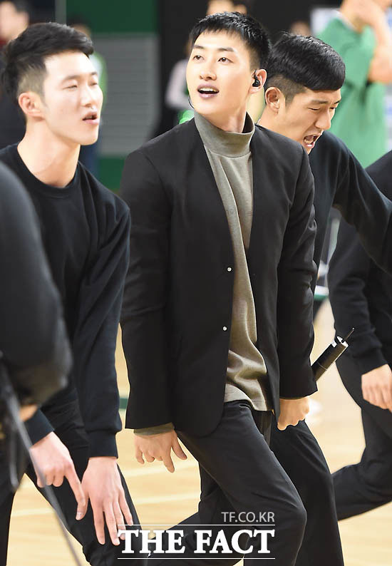 Photo]入隊中のSUPER JUNIOR ウニョク、久しぶりに公の場に登場