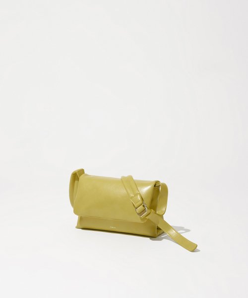 STANDOIL Fluffy Bag · フラップバッグ バニラ
