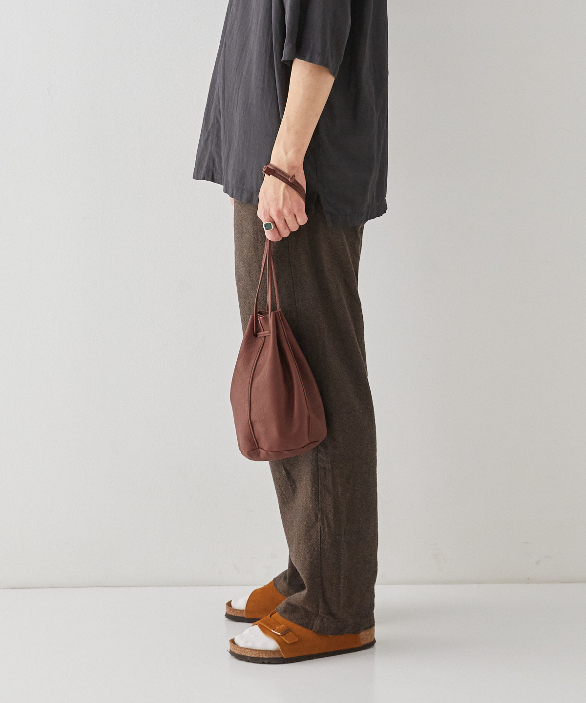 バレンシアレザー巾着バッグ｜nest Robe / CONFECT ONLINE SHOP