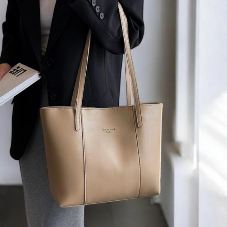 楽天市場】トートバッグ レディース ファスナー付き A4 合皮 PUレザー