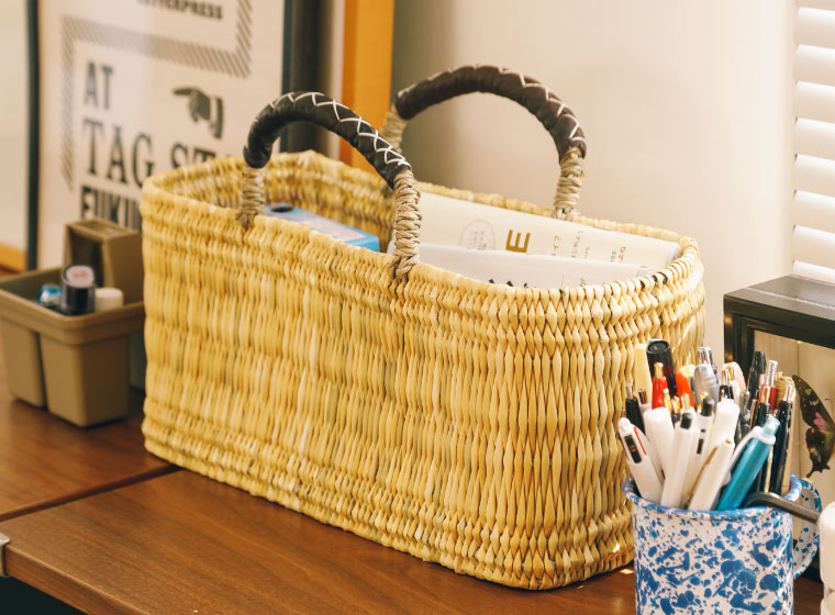 松野屋 | ストロー革手横長カゴ M | HIGHTIDE（ハイタイド）公式サイト