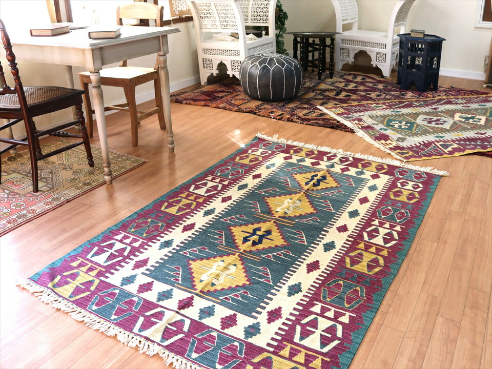 楽天市場】トルコキリム ウシャク産 176×115cmブルーグリーン/ 赤紫