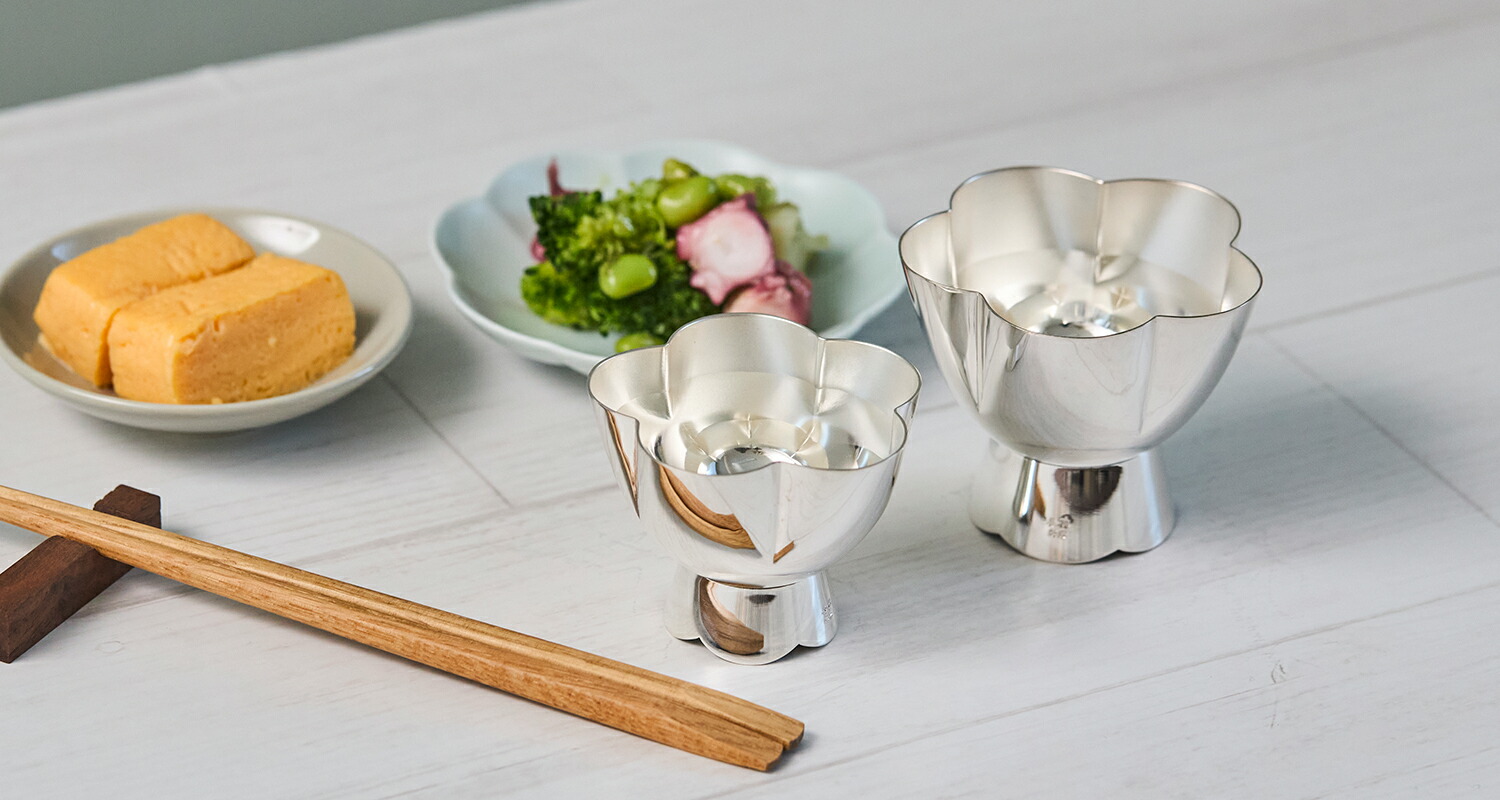 楽天市場】純銀製玉盃「うめいちりん」白梅 小 伝統工芸品 日本酒 焼酎
