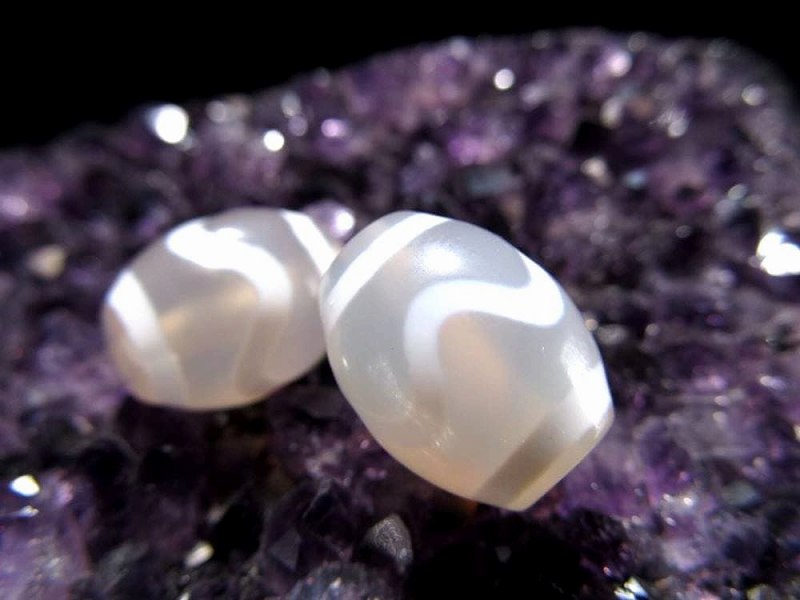 純真ホワイトカラー 水紋天珠 すいもんてんじゅ 縦サイズ:約15mm 1個