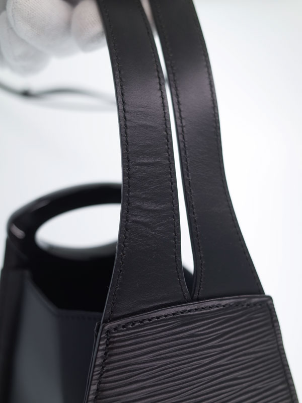 LOUIS VUITTON】ルイヴィトン『エピ ミニュイ』M52392 レディース