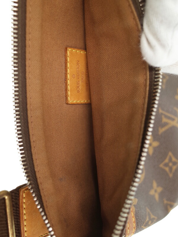 LOUIS VUITTON】ルイヴィトン『モノグラム ポシェット ボスフォール