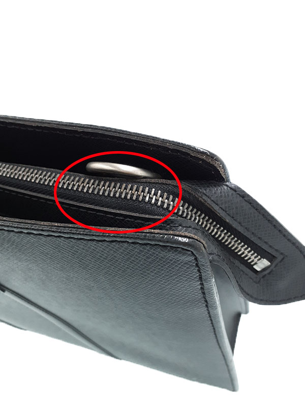 LOUIS VUITTON】ルイヴィトン『タイガ ポルトドキュマン ロザン