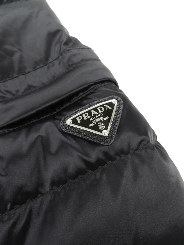 PRADA】プラダ『三角ロゴ トライアングルプレート ダウンジャケット