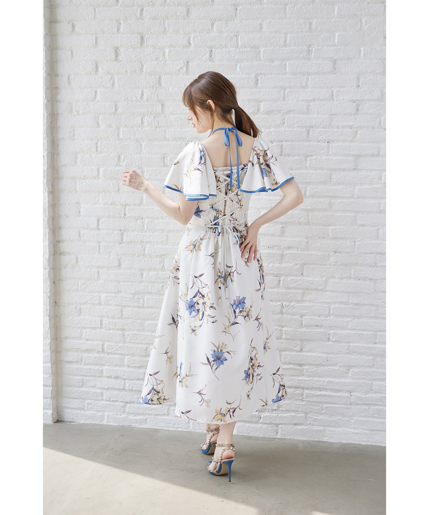 リリープリントフレアスリーブバックレースアップワンピース